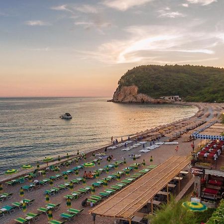Hotel Savojo Petrovac ภายนอก รูปภาพ