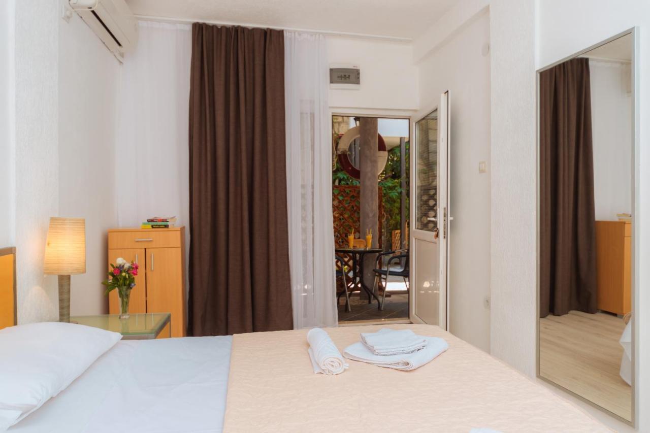Hotel Savojo Petrovac ภายนอก รูปภาพ