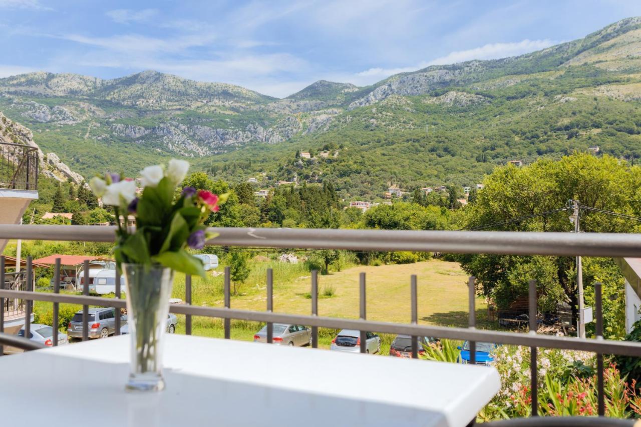 Hotel Savojo Petrovac ภายนอก รูปภาพ