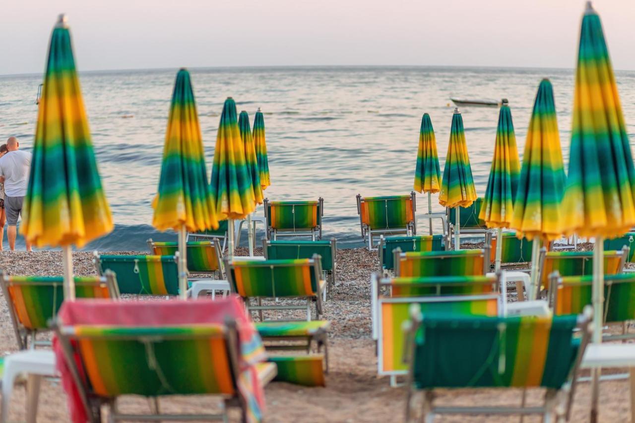 Hotel Savojo Petrovac ภายนอก รูปภาพ