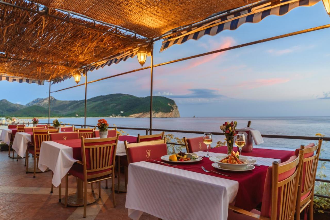Hotel Savojo Petrovac ภายนอก รูปภาพ