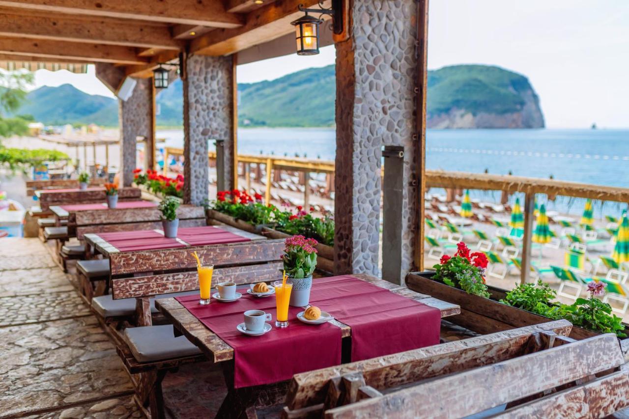 Hotel Savojo Petrovac ภายนอก รูปภาพ