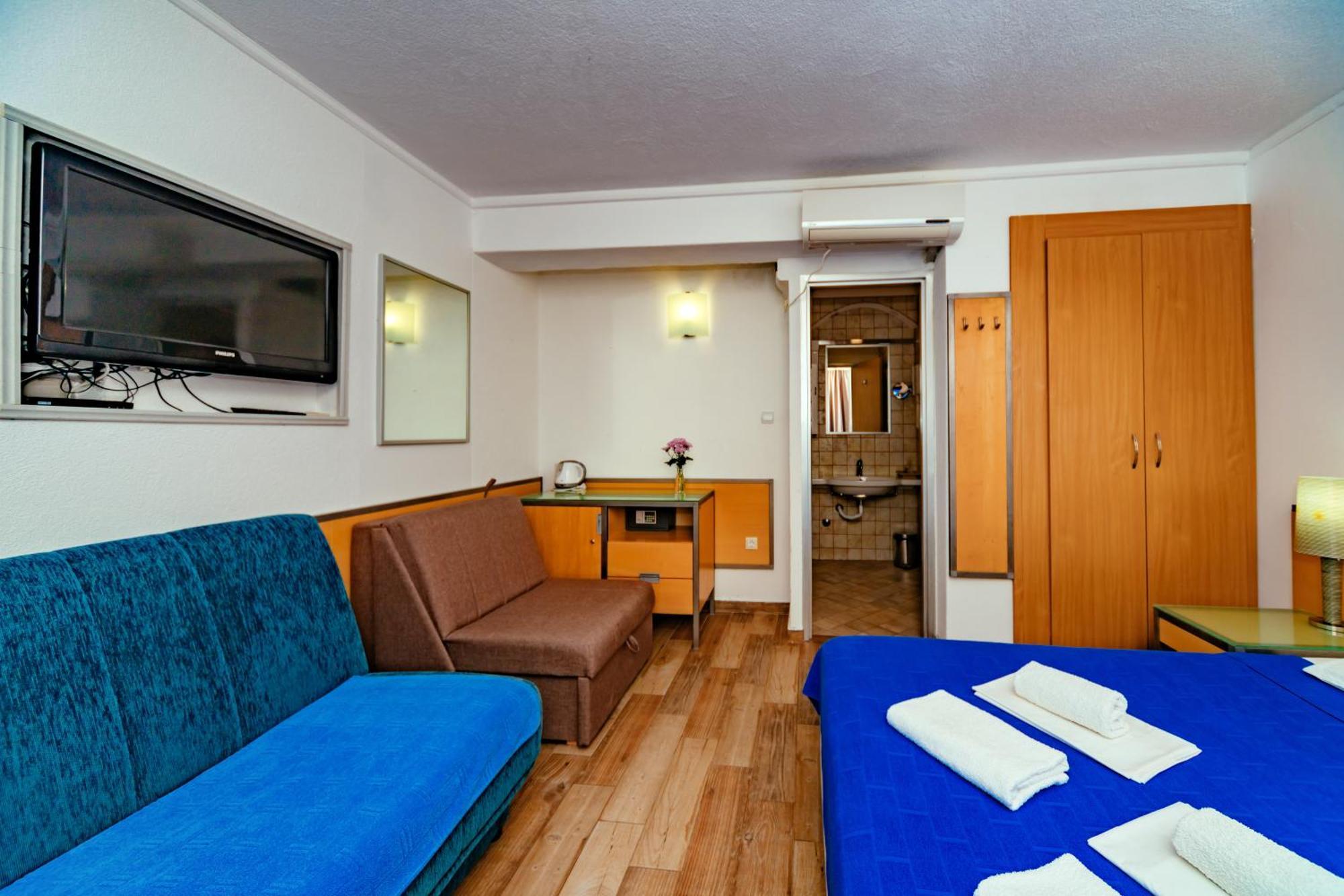 Hotel Savojo Petrovac ภายนอก รูปภาพ