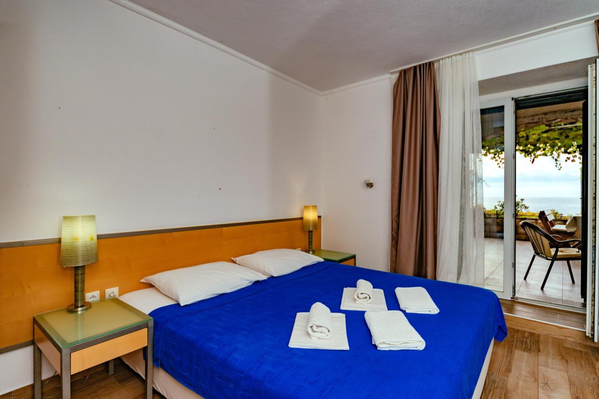 Hotel Savojo Petrovac ภายนอก รูปภาพ