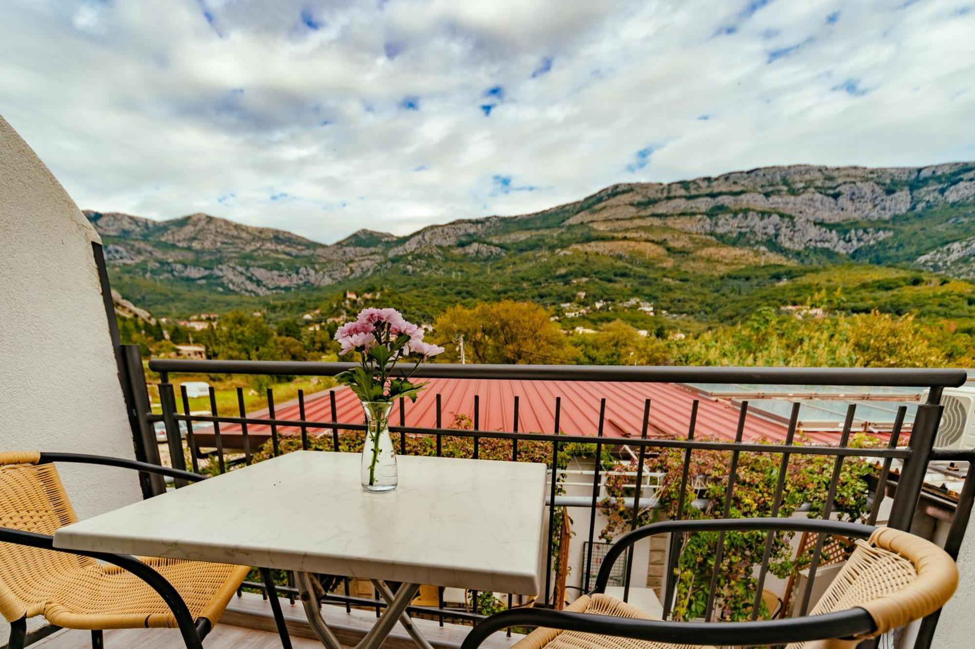 Hotel Savojo Petrovac ภายนอก รูปภาพ