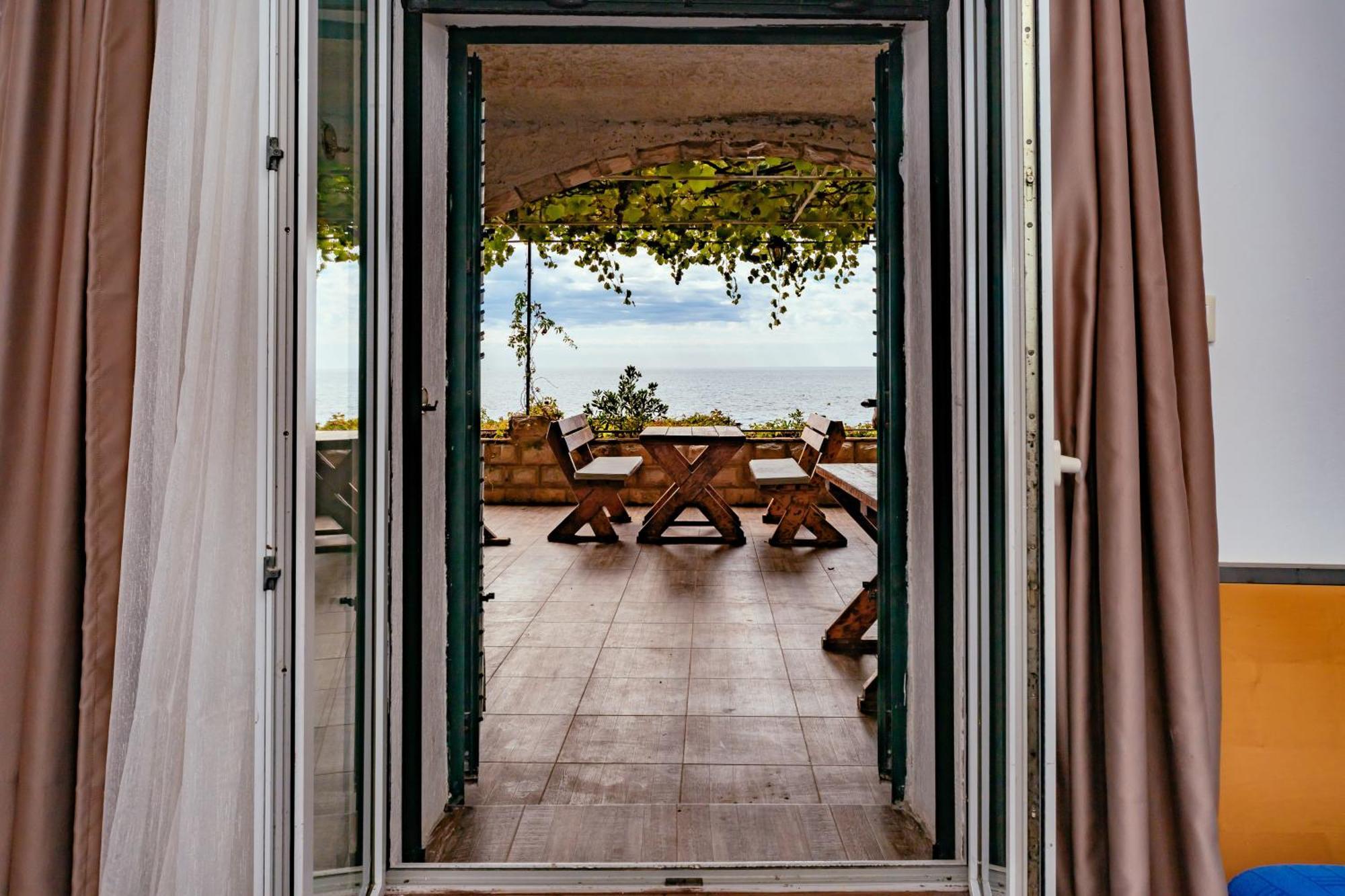 Hotel Savojo Petrovac ภายนอก รูปภาพ