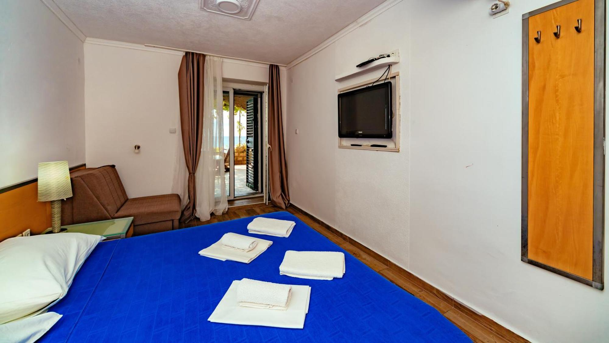 Hotel Savojo Petrovac ภายนอก รูปภาพ