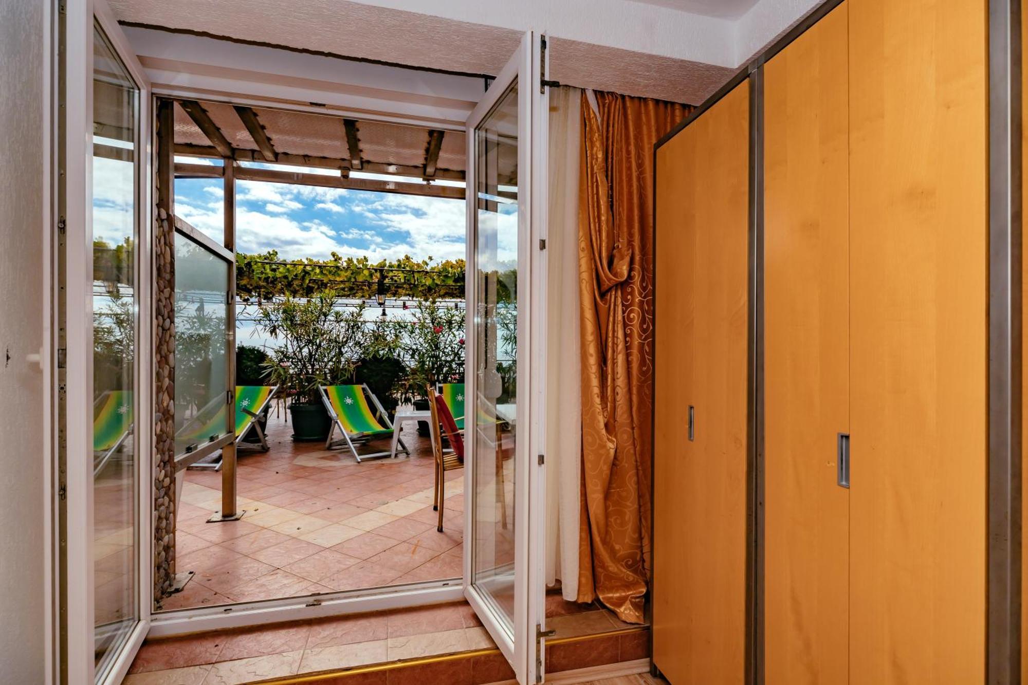 Hotel Savojo Petrovac ภายนอก รูปภาพ