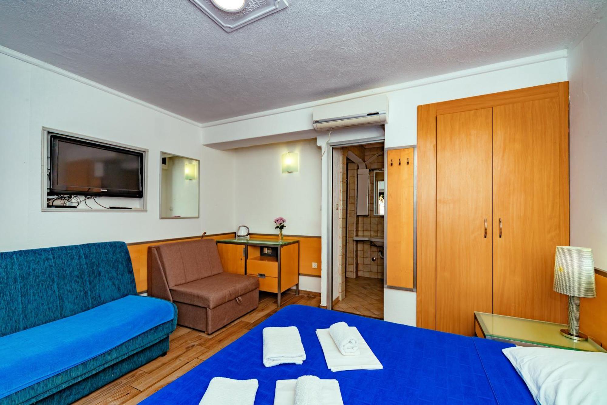 Hotel Savojo Petrovac ภายนอก รูปภาพ