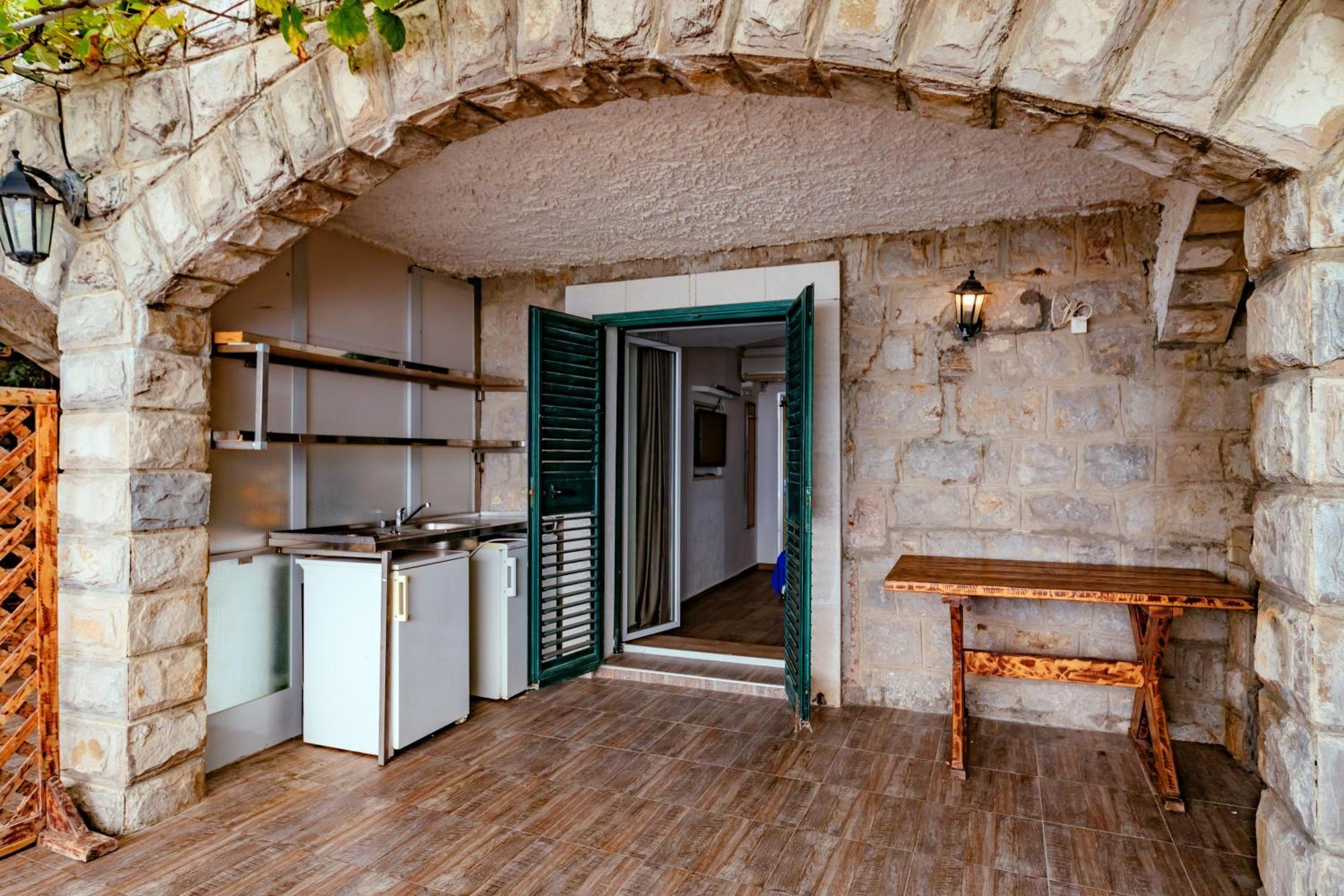 Hotel Savojo Petrovac ภายนอก รูปภาพ