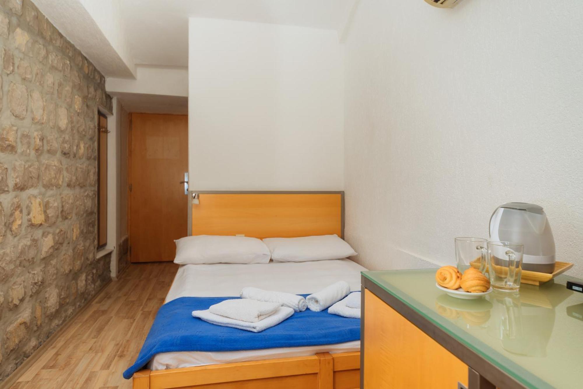 Hotel Savojo Petrovac ภายนอก รูปภาพ