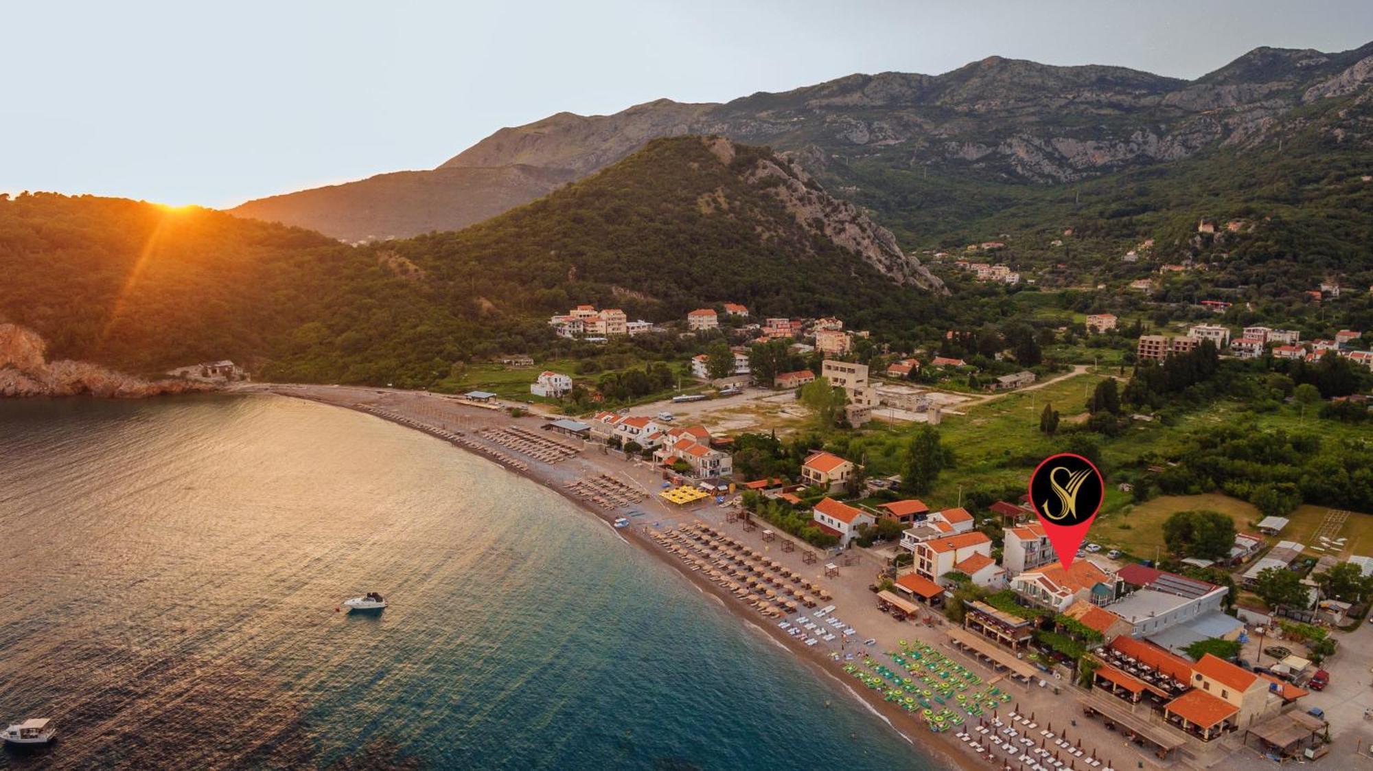 Hotel Savojo Petrovac ภายนอก รูปภาพ