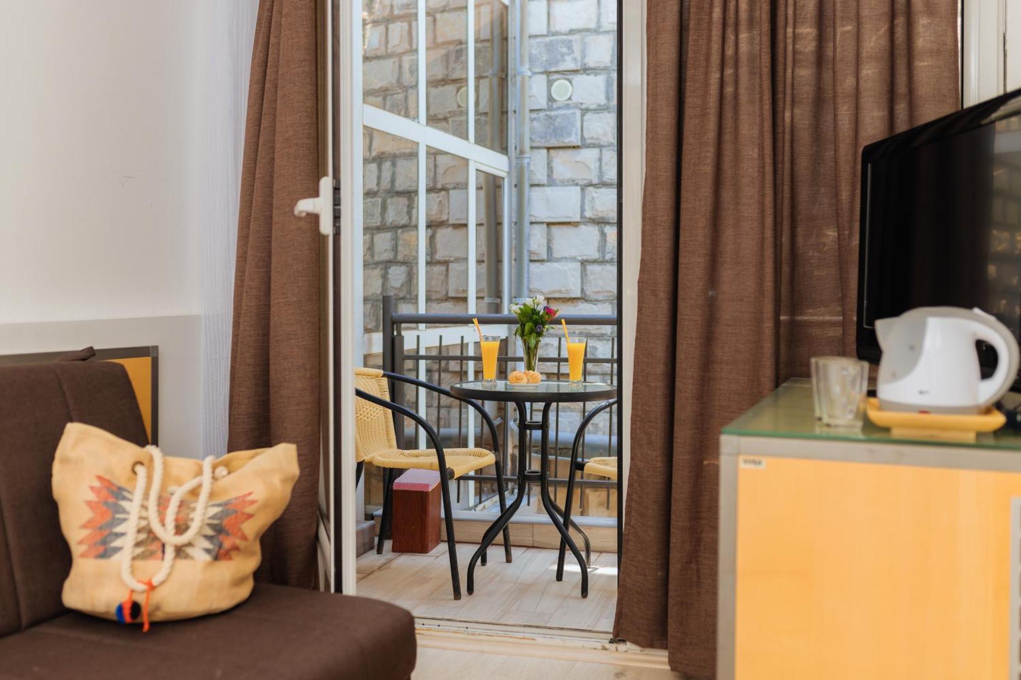 Hotel Savojo Petrovac ภายนอก รูปภาพ