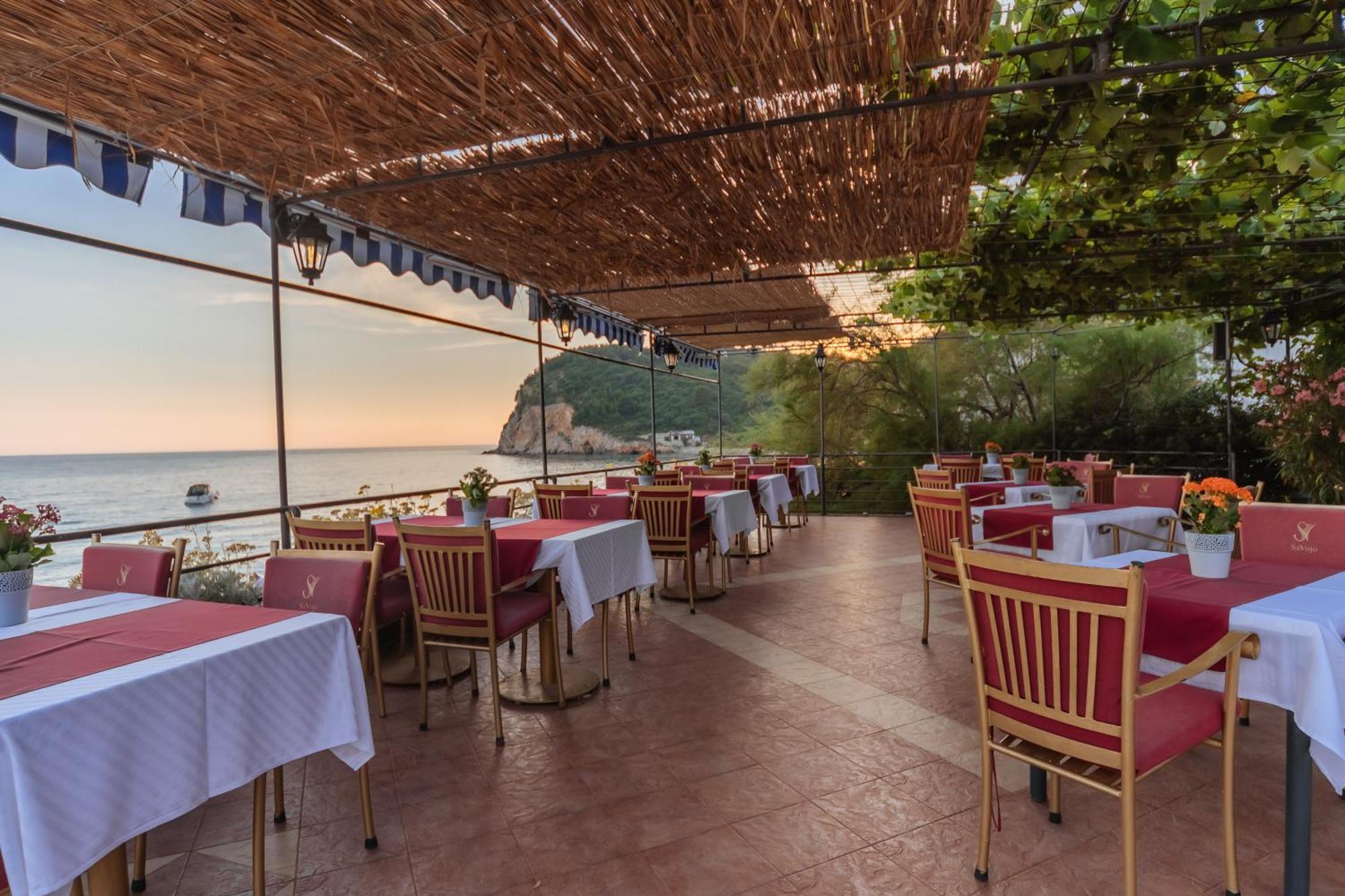 Hotel Savojo Petrovac ภายนอก รูปภาพ